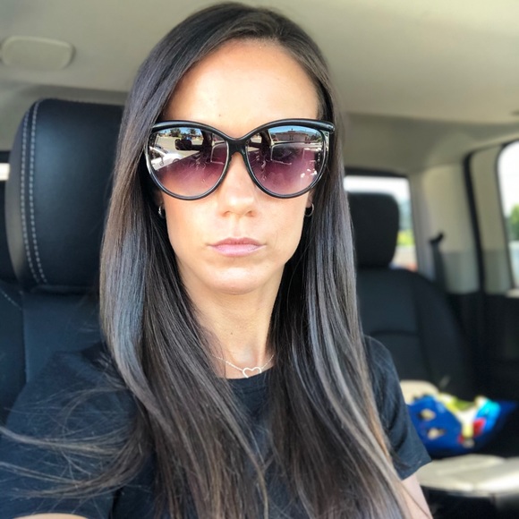 Meet your Posher, Lacey - Picture 1 of 1